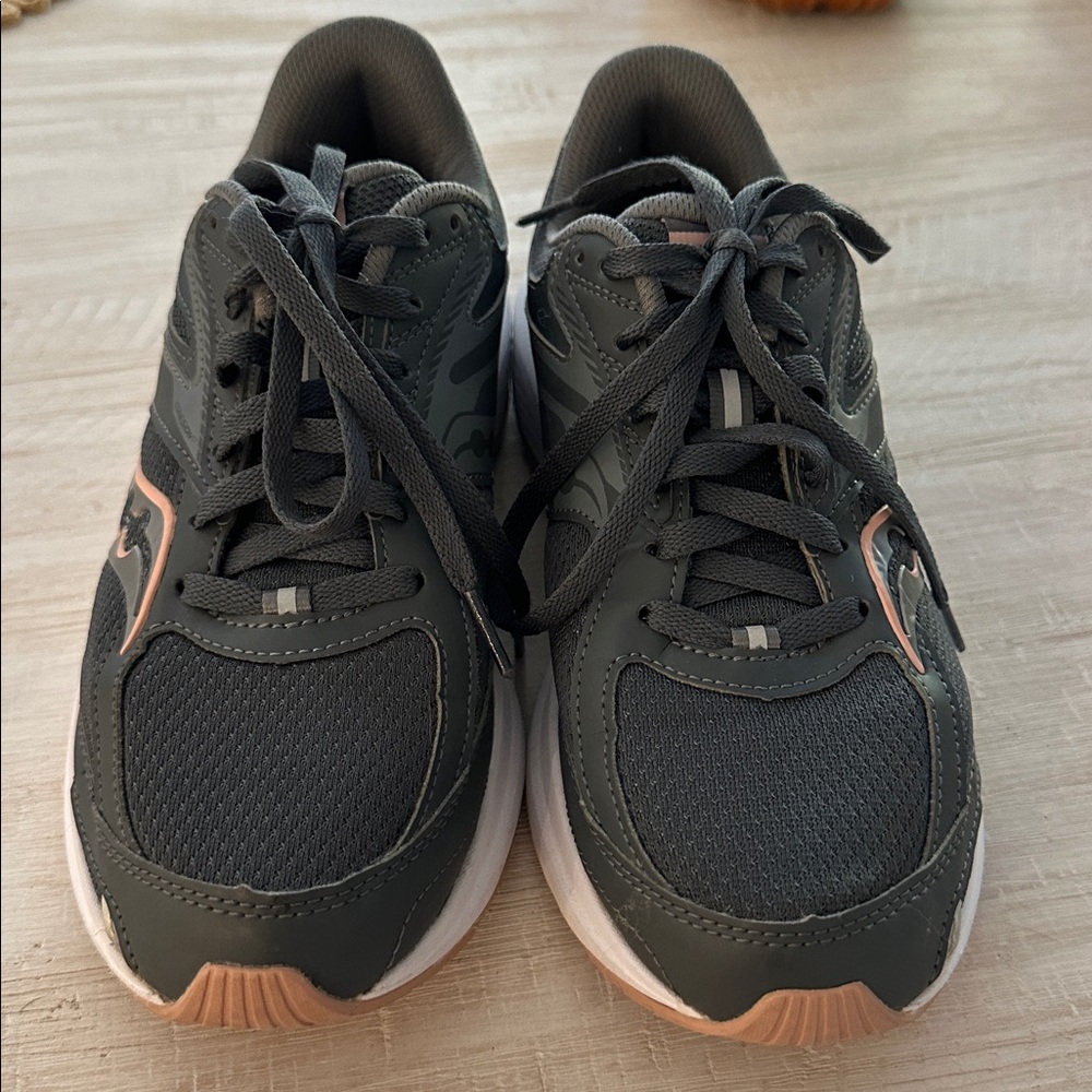 Saucony Gray and Pink Women's Sneakers
